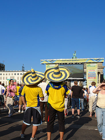 Fans am Brandenburger Tor