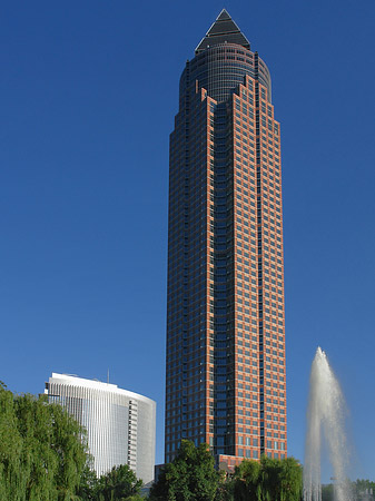 Foto Messeturm mit Ludwig-Erhard-Anlage - Frankfurt am Main