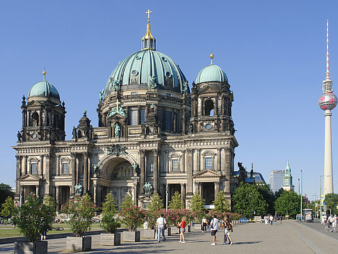 Berliner Dom mit Fernsehturm