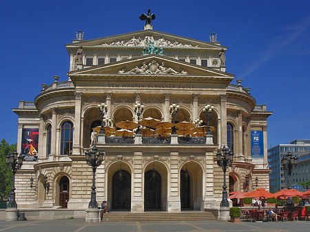 Fotos Alte Oper mit Schirmen | Frankfurt am Main