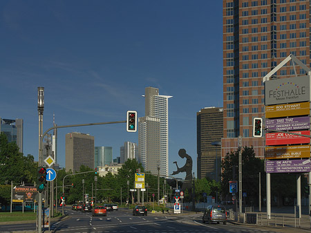Foto Messeturm auf der Theodor-Heuss-Allee