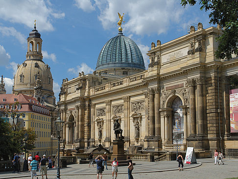 Frauenkirche und Kunstakademie Foto 